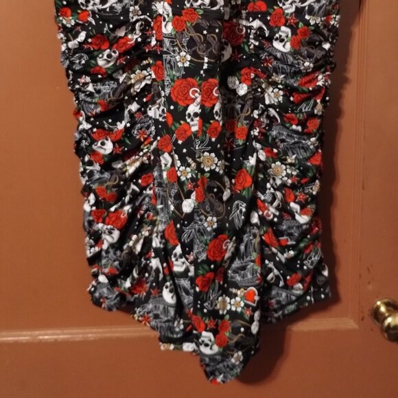 Torrid SIZE 4 (26) Bathing Suit SWIMSUIT Romper Tattoo Skull Dice Roses PREOWNED - Picture 5 of 10